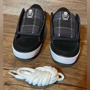 Men’s shoes circa skate shoes size 7